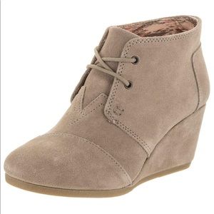 🌵 Toms Tan Desert Wedge Booties